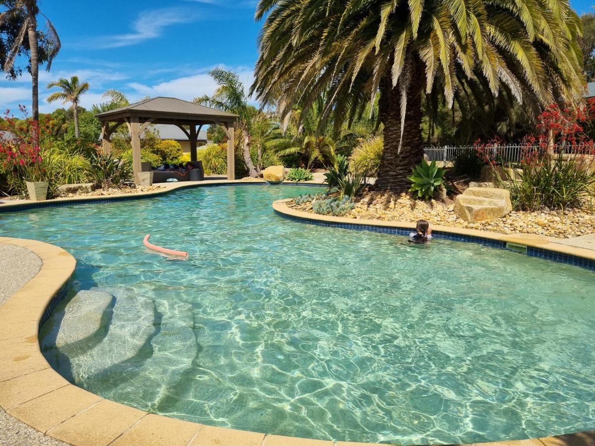 Island Cove Villas Cowes Exterior photo