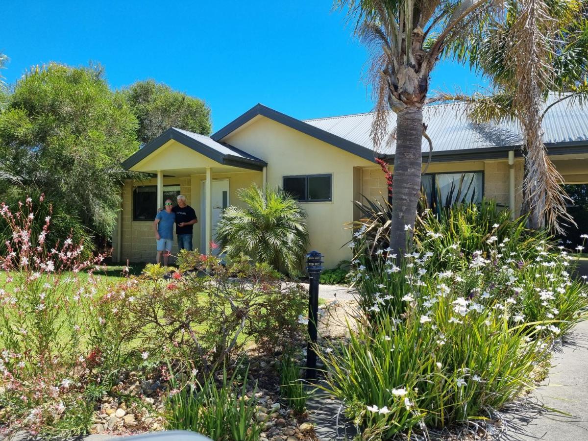 Island Cove Villas Cowes Exterior photo